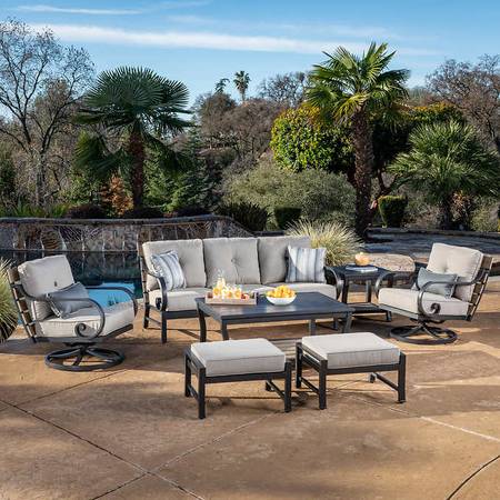 SunVilla Reserve 7-piece Deep Seating Set