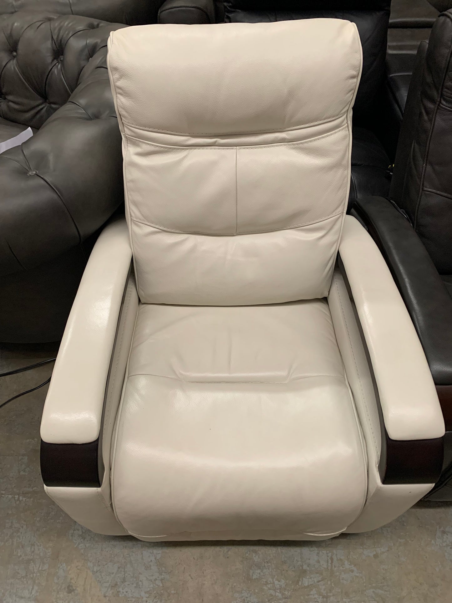Canmore Leather Power Recliner With Power Headrest
