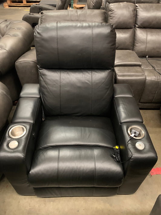 PULASKI - LARSON POWER HEATED RECLINER IN BLACK